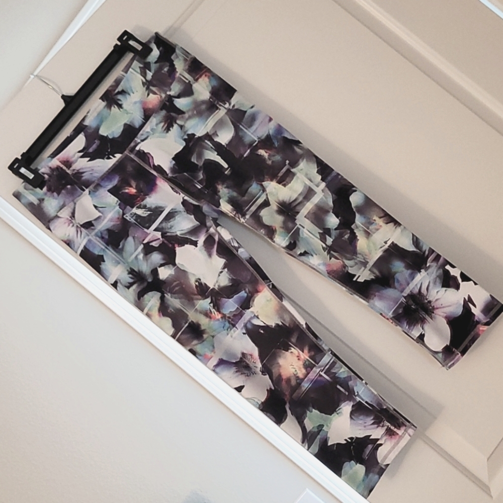 Fabletics Multicolor Capri Med